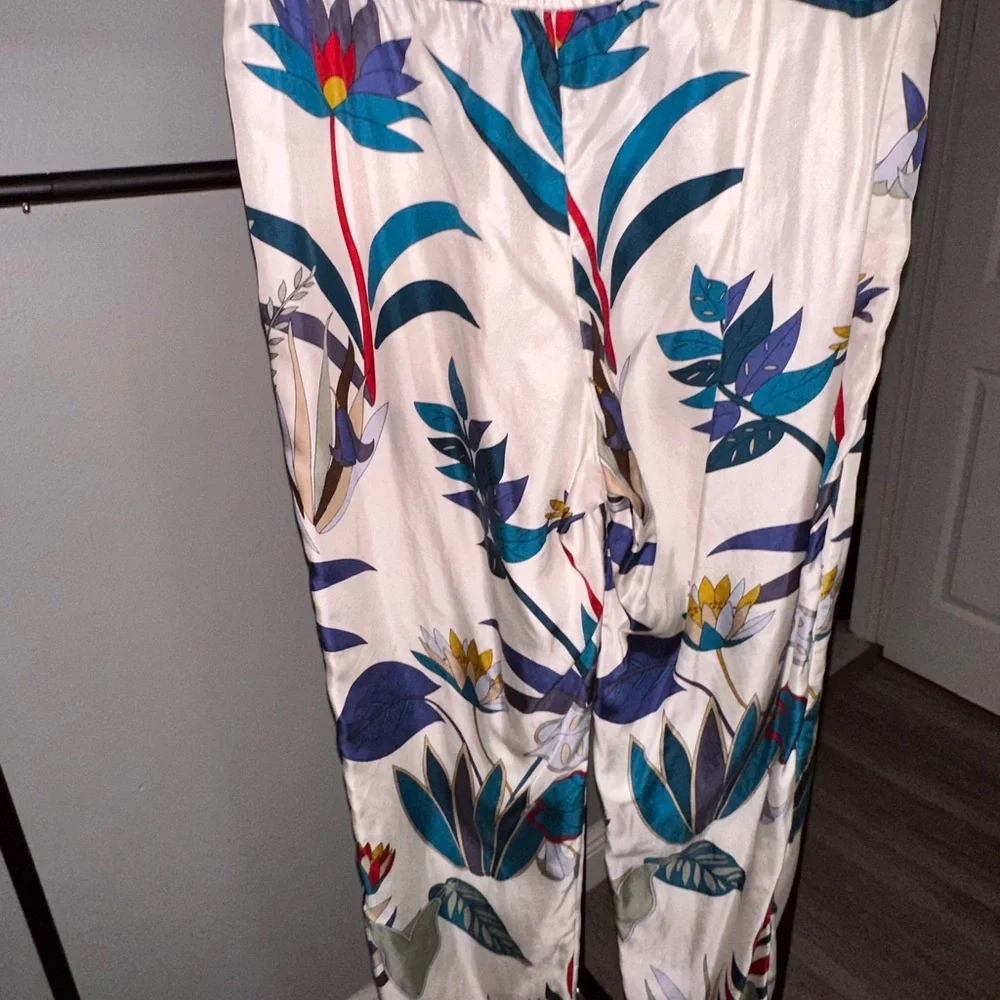 Tory Burch Blue and White Patterned Pants - Picture 6 of 6